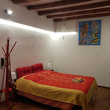 Monolocale Sui Tetti Di Bologna - Via Indipendenza Lejlighed Eksteriør billede