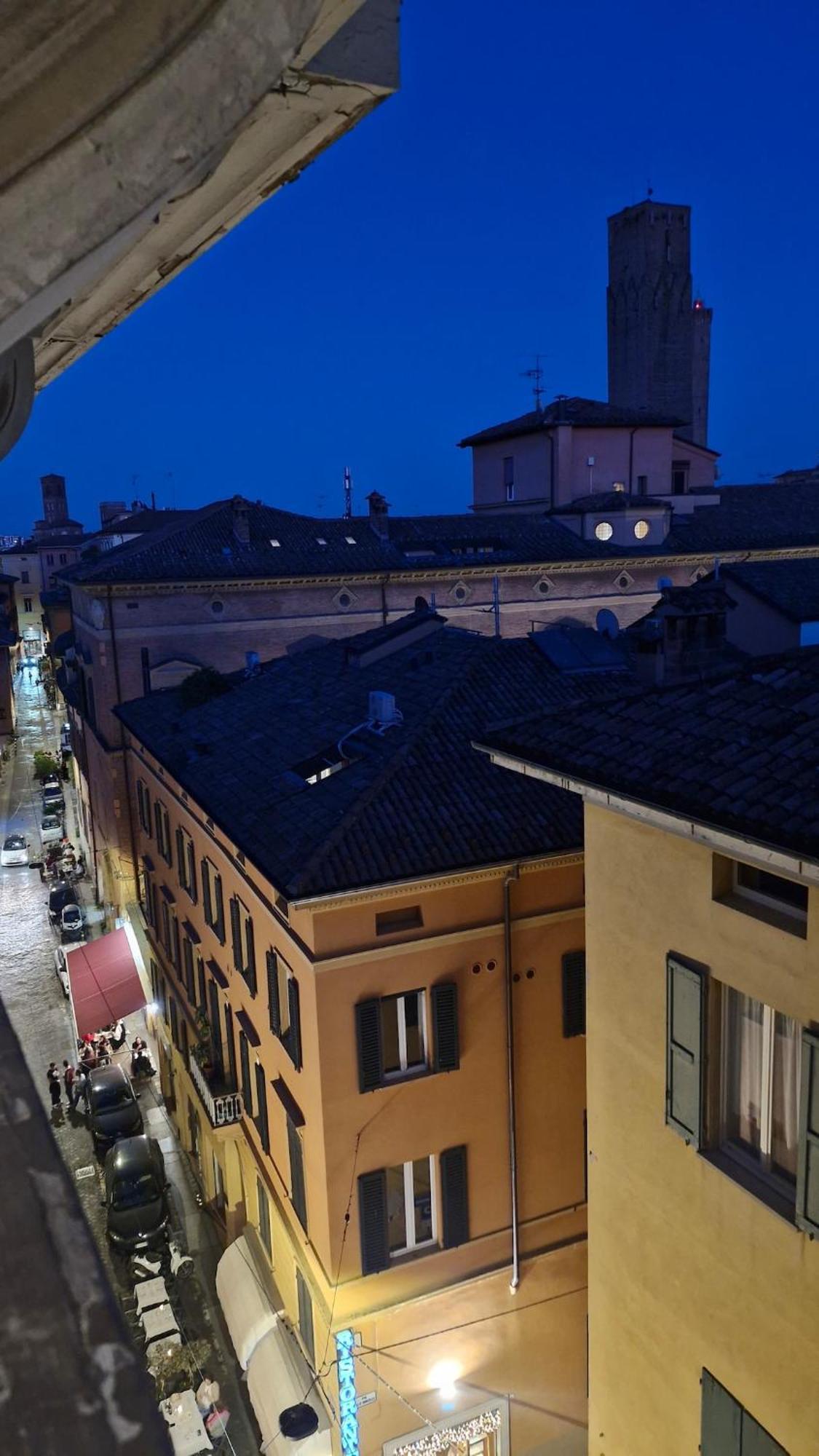 Monolocale Sui Tetti Di Bologna - Via Indipendenza Lejlighed Eksteriør billede